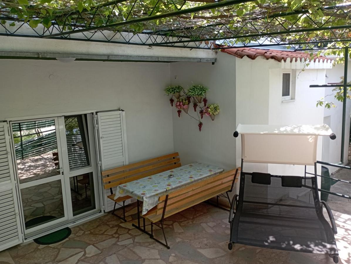 Pia Apartment Dugi Rat Exterior photo