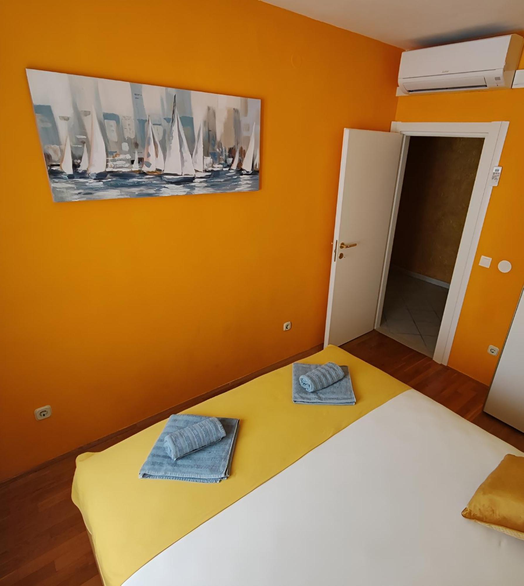 Pia Apartment Dugi Rat Exterior photo