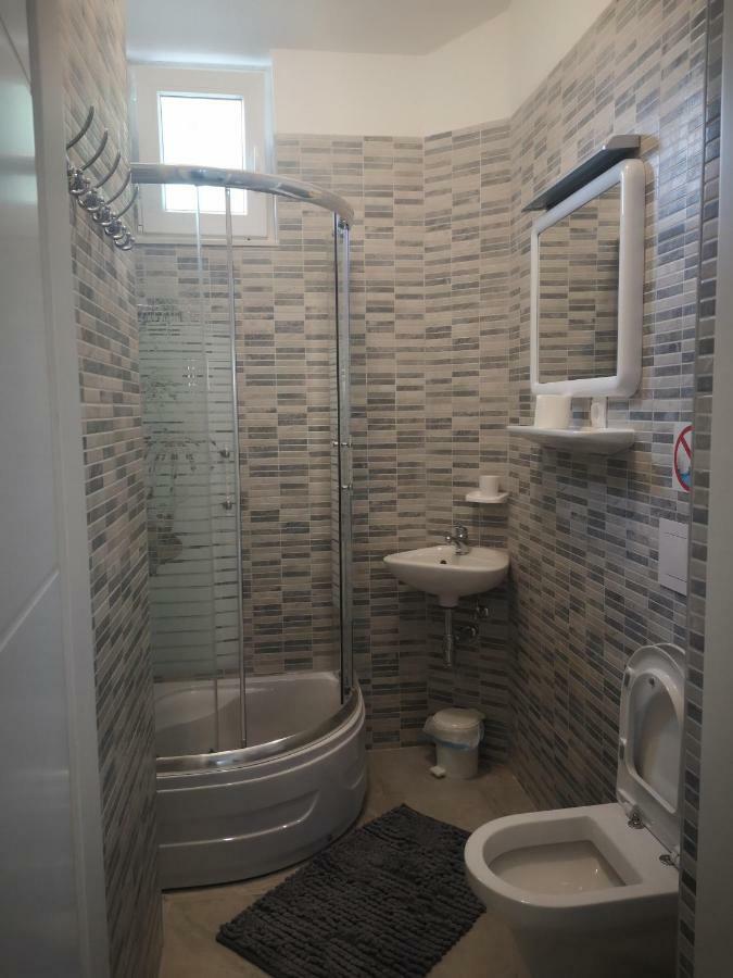 Pia Apartment Dugi Rat Exterior photo